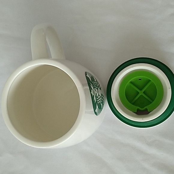 COPY - Starbucks Mug with Lid - Picture 4 of 8